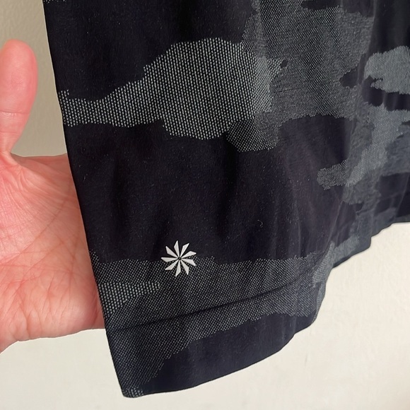 Athleta Black Fitted Short Sleeve T-Shirt Women’s | Performance Activewear Top - Picture 4 of 7